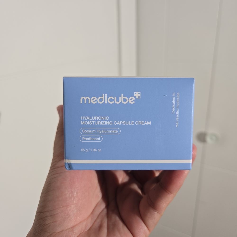 medicube Hyaluronic Moisturizing Capsule Cream